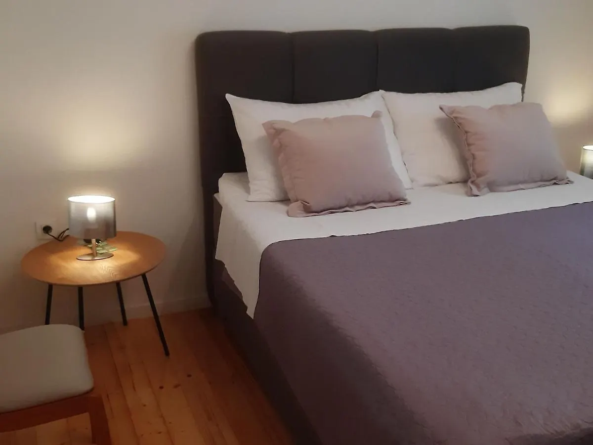 Apartments Lug 2, New And Comfortable With Pool Privlaka